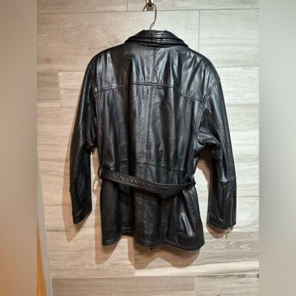 Vintage black leather belted moto jacket - made in Canada size large - Picture 6 of 11